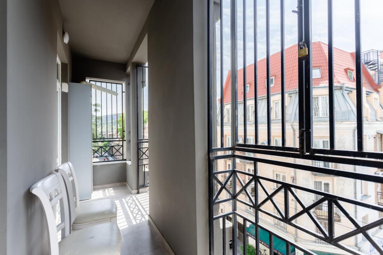 3Bd-2Bth Apartment In Tbilisi City Center Exterior photo