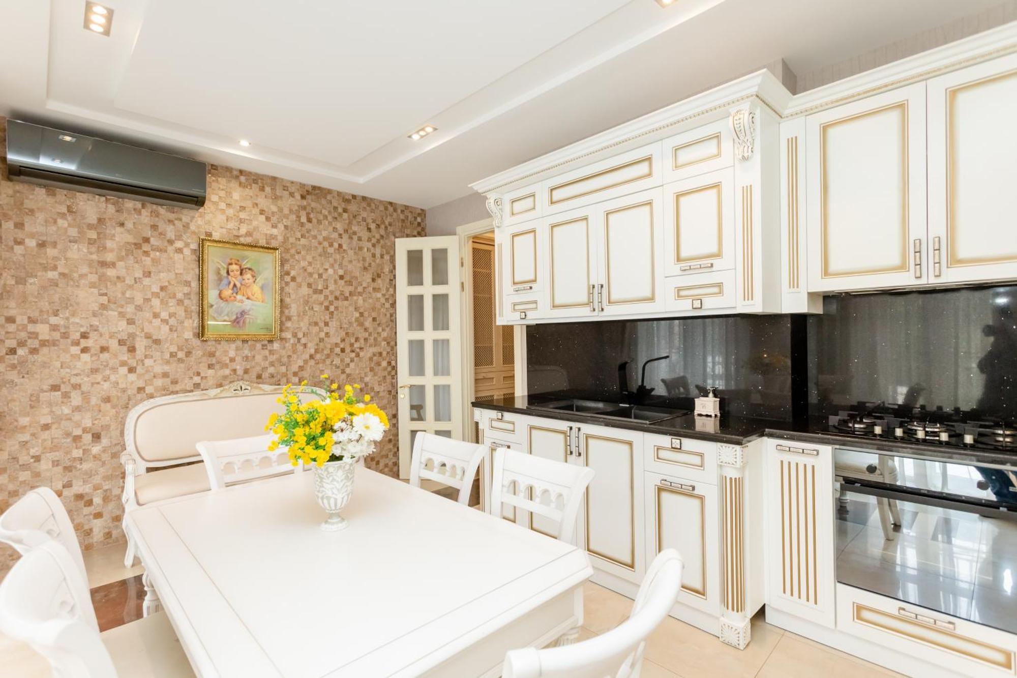 3Bd-2Bth Apartment In Tbilisi City Center Exterior photo